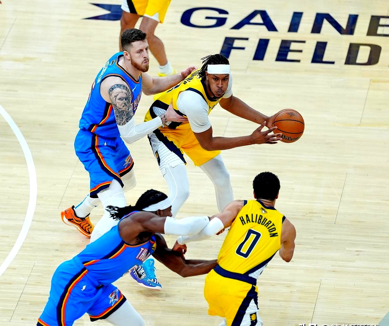 多伦多猛龙训练开放日,国际比赛日远射贴柱引欢呼,NBA总决赛在即,细节决定成败的简单介绍 多伦多猛龙训练开放日,国际比赛日远射贴柱引欢呼,NBA总决赛在即,细节决定成败的简单介绍