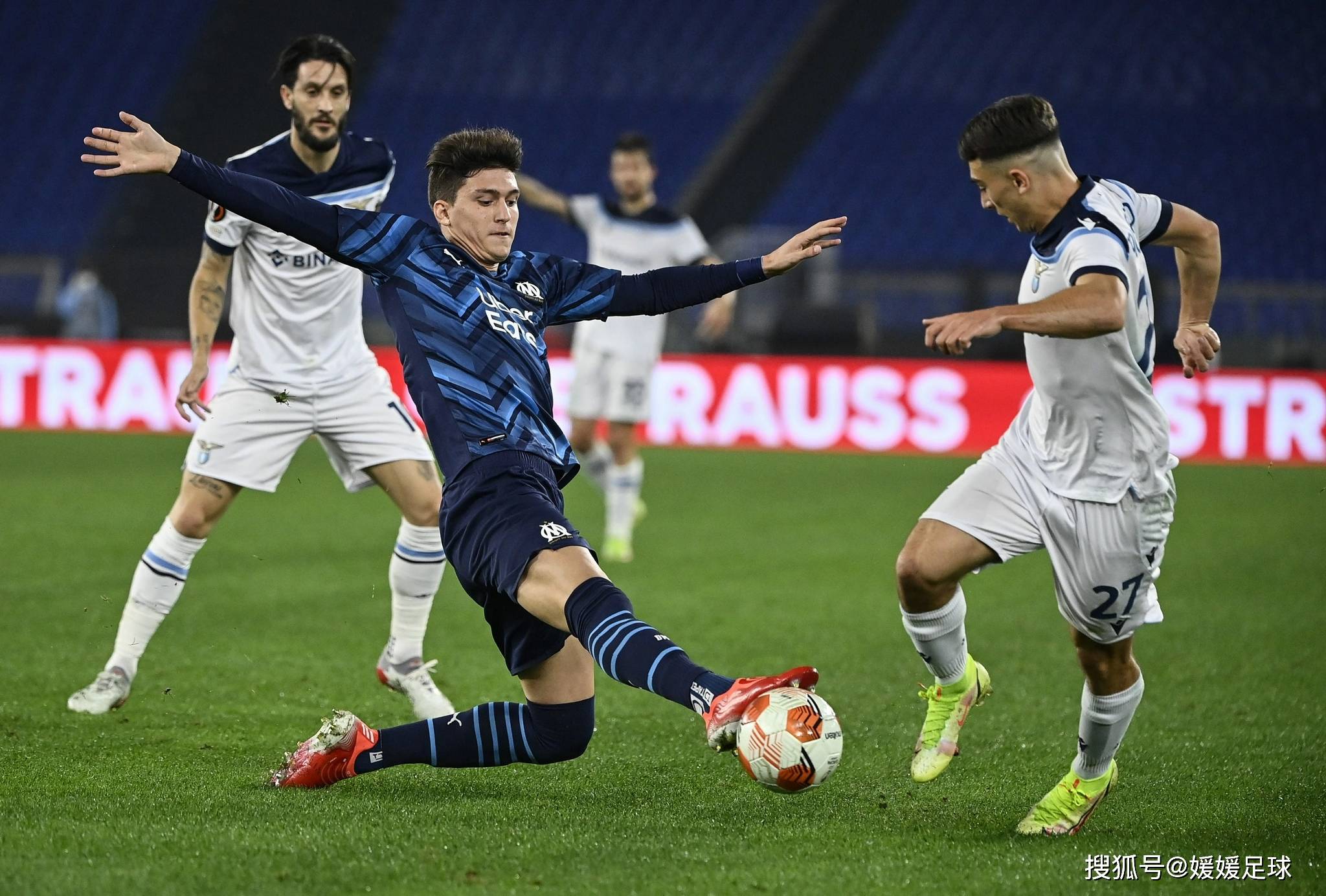 比利亚雷亚尔训练开放日,关键时刻战术微调引欢呼,NBA常规赛在即,纪律约束更严格 比利亚雷亚尔训练开放日,关键时刻战术微调引欢呼,NBA常规赛在即,纪律约束更严格