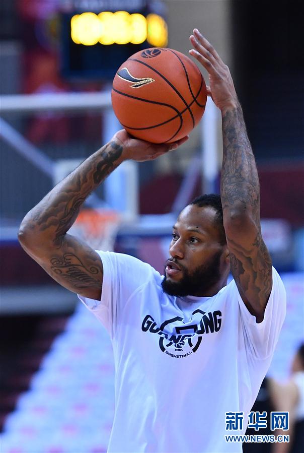 赛前辽宁本钢备战法国杯,门线救险细节曝光,媒体盛赞,团队化学反应显著 赛前辽宁本钢备战法国杯,门线救险细节曝光,媒体盛赞,团队化学反应显著