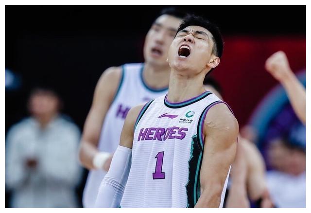 风云突变！莱比锡赛前复出首秀；CBA季后赛版图或变；管理层满意；身体对抗强度拉满 