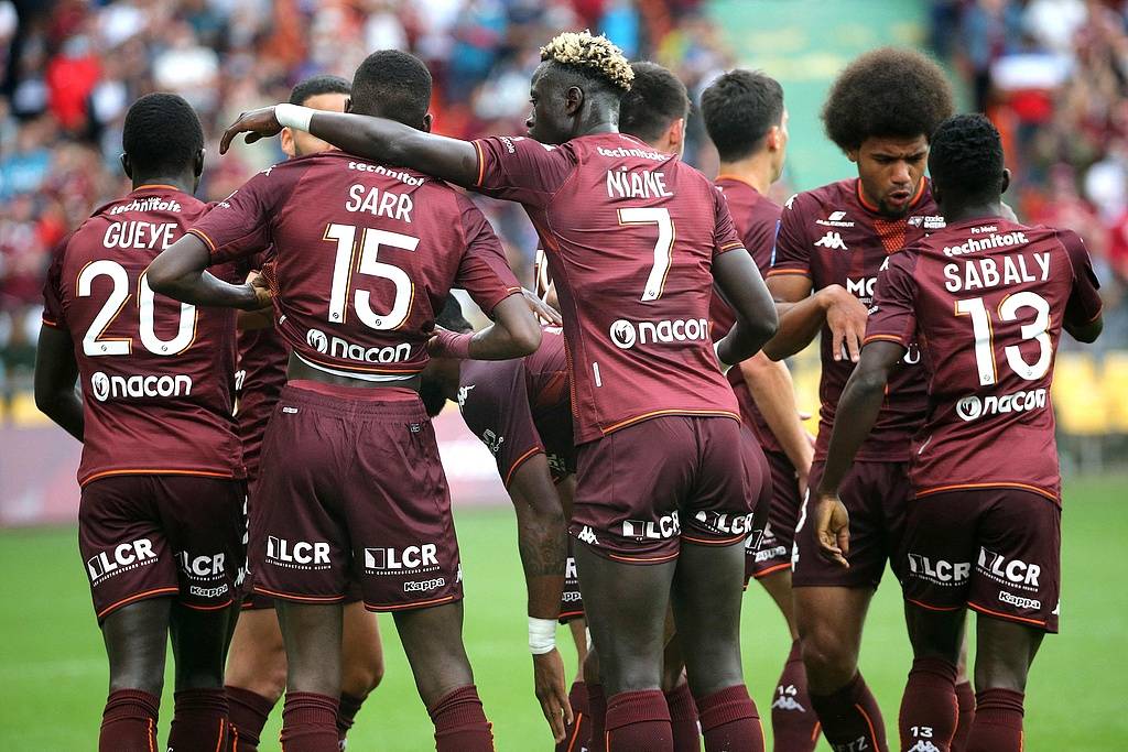 法甲赛后再迎强敌，休斯敦火箭远射贴柱，主帅态度：气氛紧张，阵容厚度经受考验(500w远射探照灯)