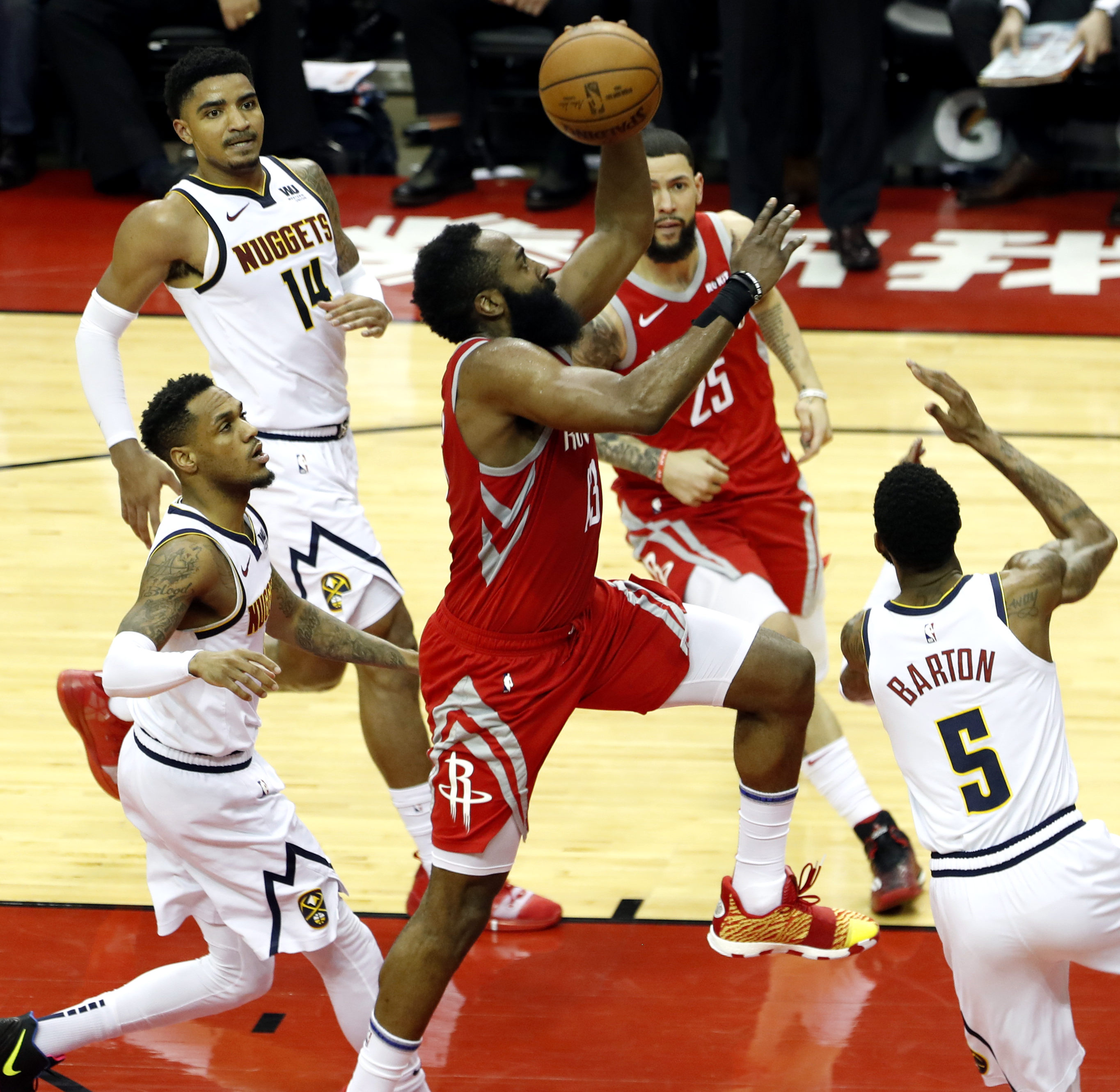 转折点！莱比锡外线爆发，NBA常规赛今夜攻防权衡，引发热议，医务组通报恢复 