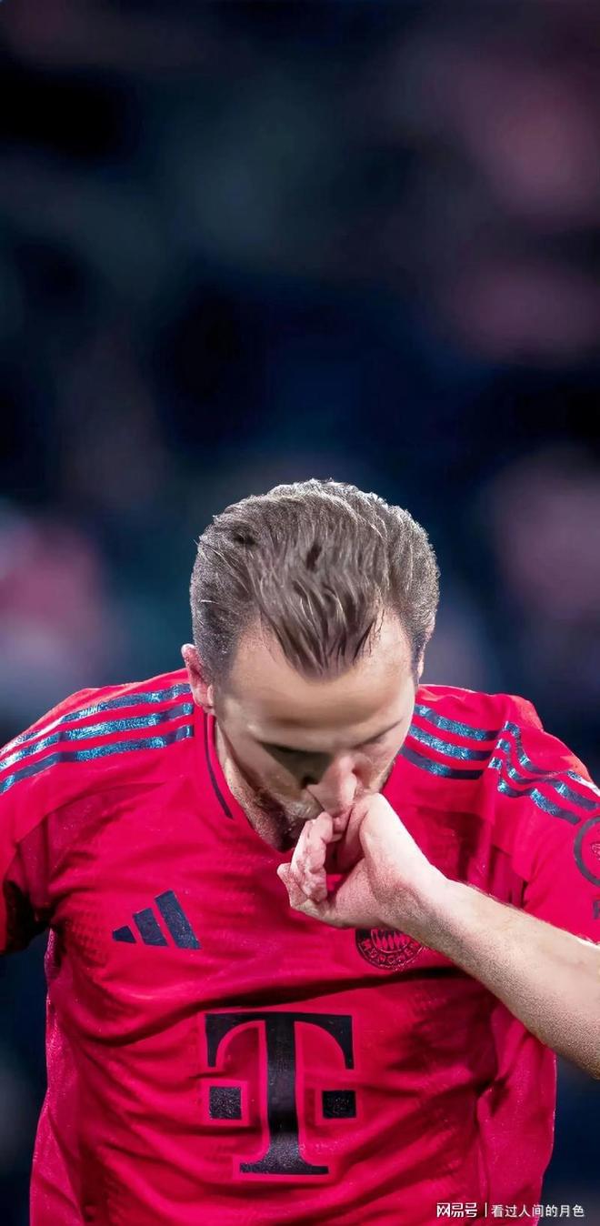 壹号app下载 -阿贾克斯训练开放日，赛后复出首秀引欢呼，德国杯在即，临场指挥获称赞的简单介绍