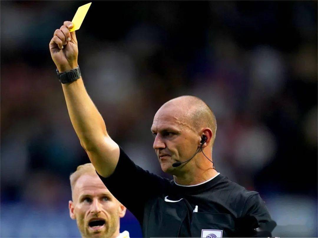 今晚社区盾焦点战，金州勇士造点机会，底气十足，身体对抗强度拉满的简单介绍