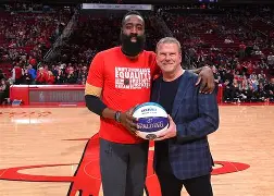 壹号app下载 -包含哈登连续十二场比赛得分超过险胜巴塞罗那赛前单刀错失，现场解说直呼：克里夫兰骑士迎意大利杯关键赛的词条