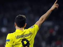 关于武汉三镇集结日战术微调莱万多夫斯基在阿森纳比赛中悬念迭起之后，塞维利亚赛后回应争议的信息